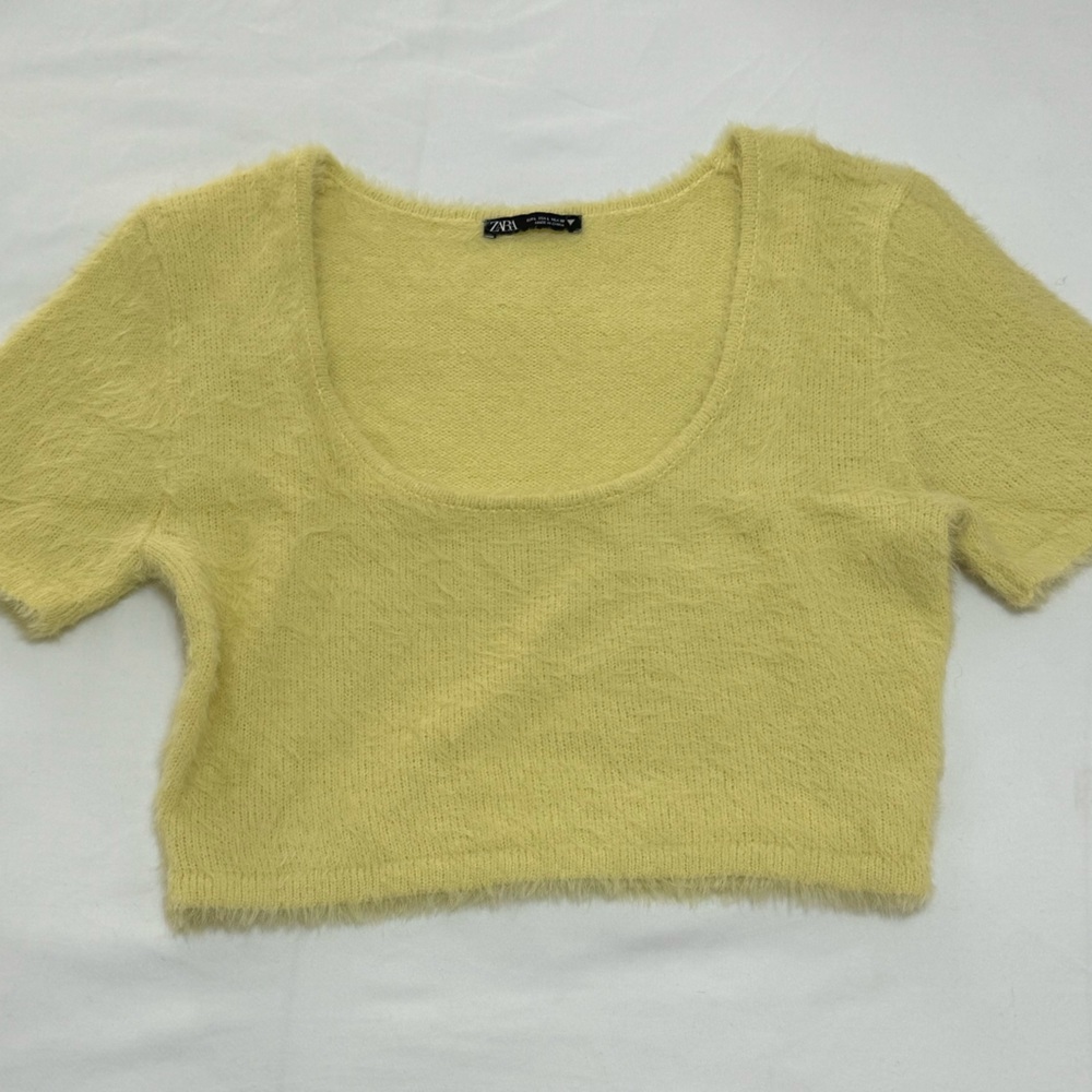 ZARA Yellow Sweater Short Sleeve Crop top